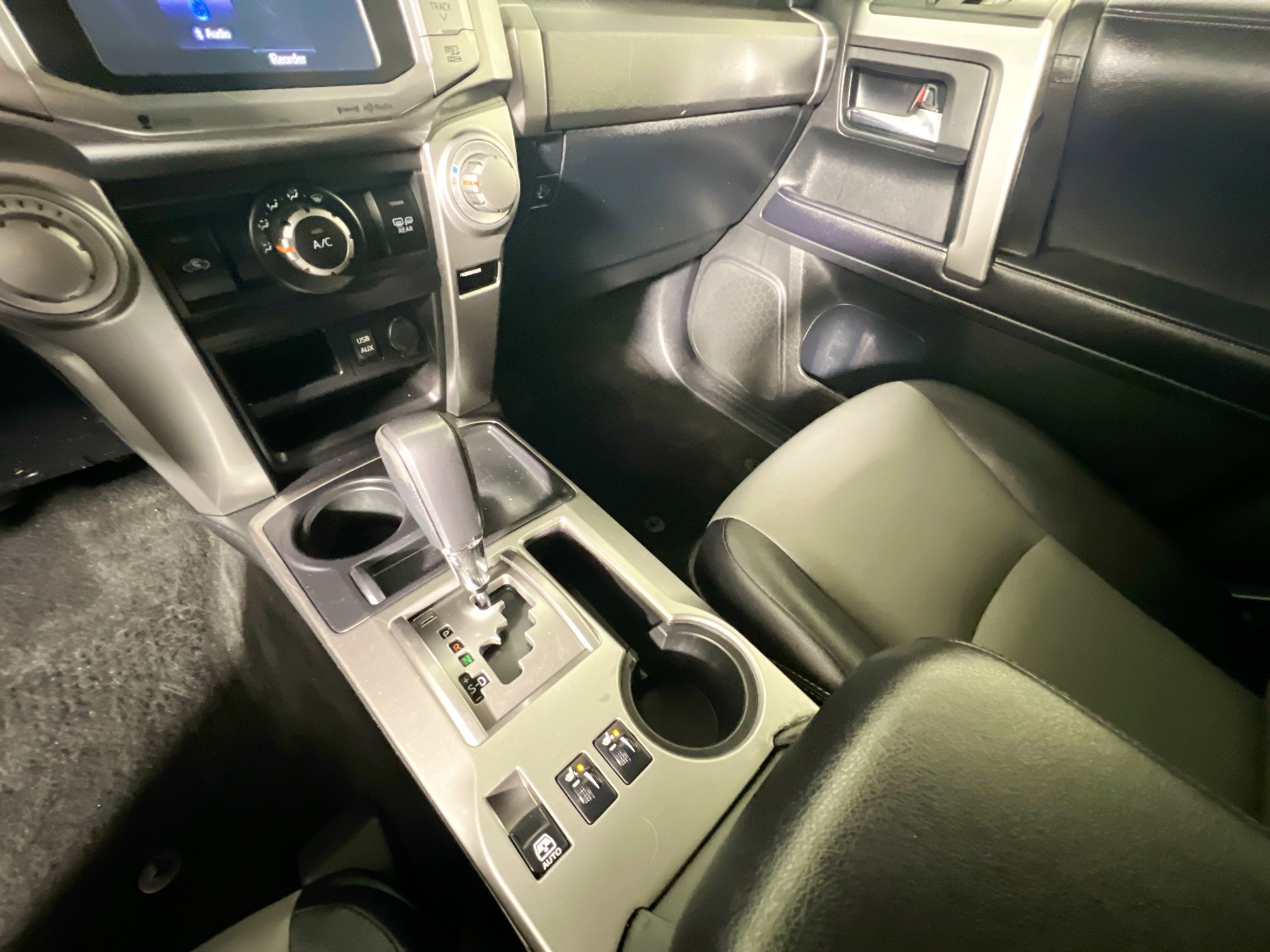 Used 2018 Toyota 4Runner SR5 Premium image 25