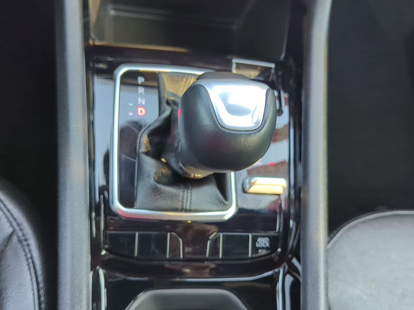 Used 2023 Jeep Compass Limited image 25