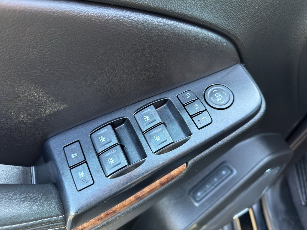 Used 2019 Chevrolet Suburban Premier image 12