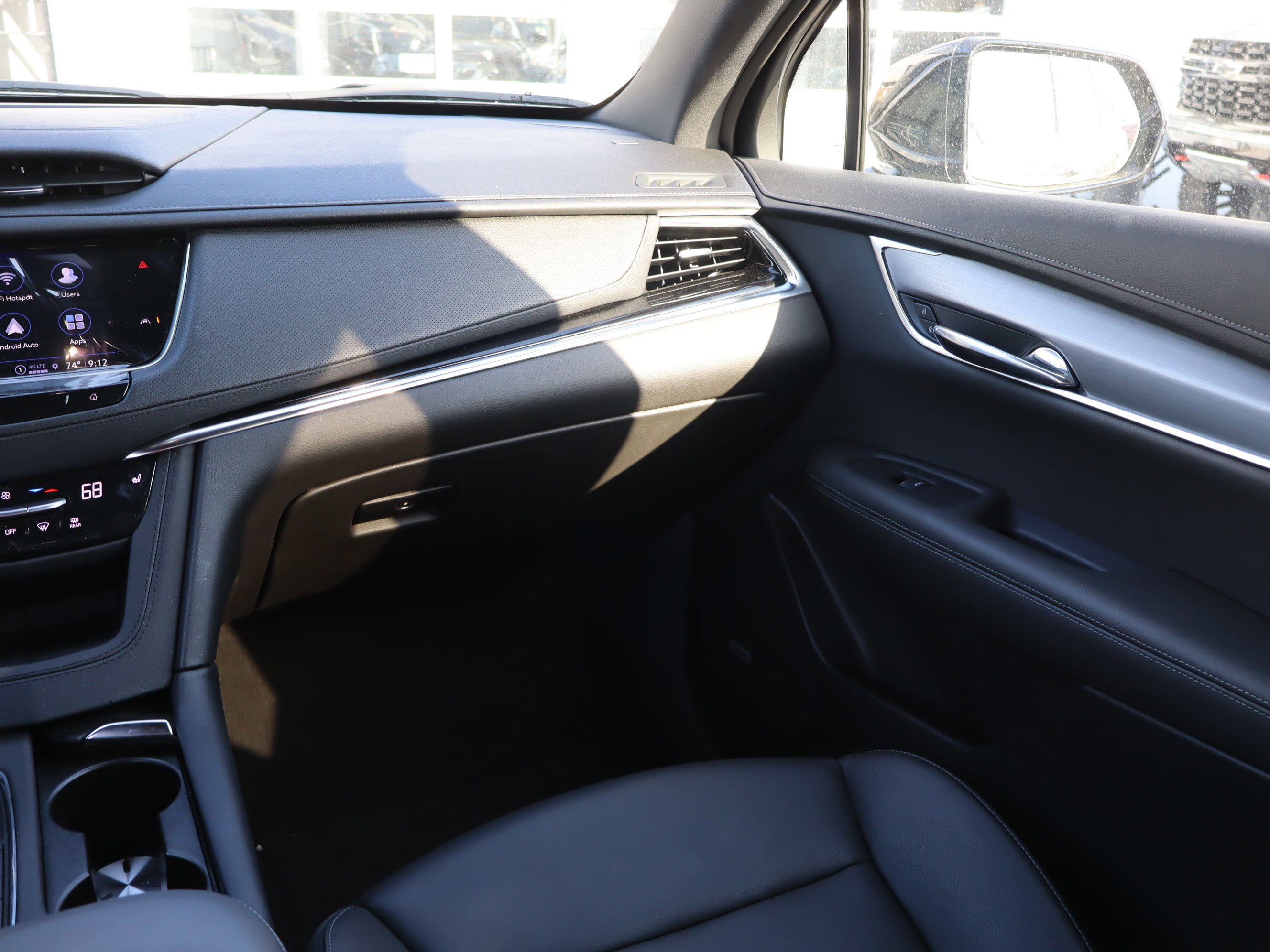 Used 2025 Cadillac XT6 Luxury image 13