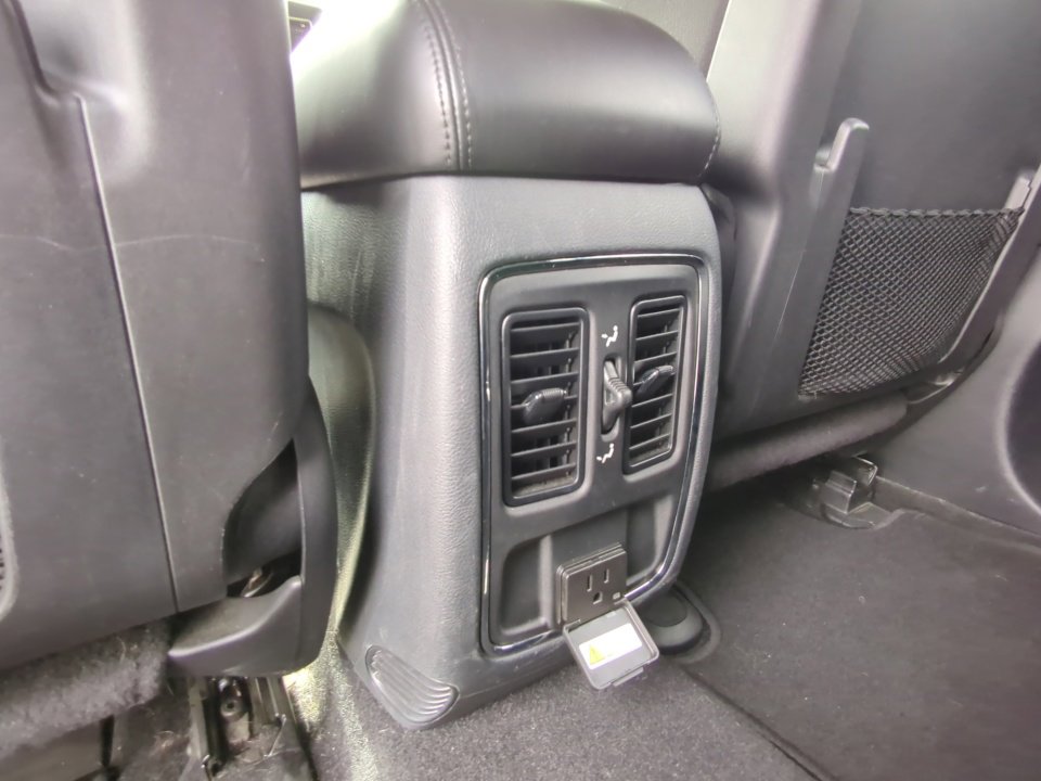 Used 2019 Jeep Grand Cherokee Laredo w/ Security & Convenience Group AWD/4WD image 18
