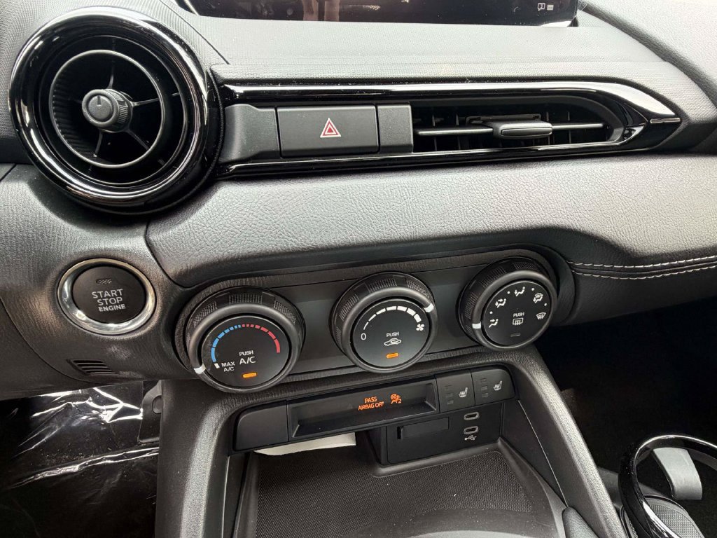 New 2026 MAZDA MX-5 Miata Club RWD image 12