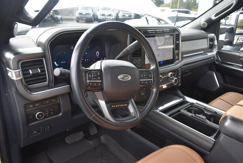 Used 2024 Ford F350 Platinum image 17