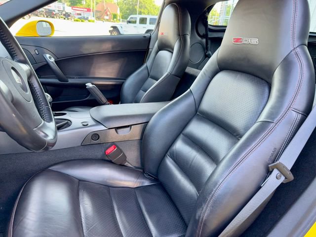 Used 2006 Chevrolet Corvette Z06 w/ Preferred Equipment Group RWD image 11