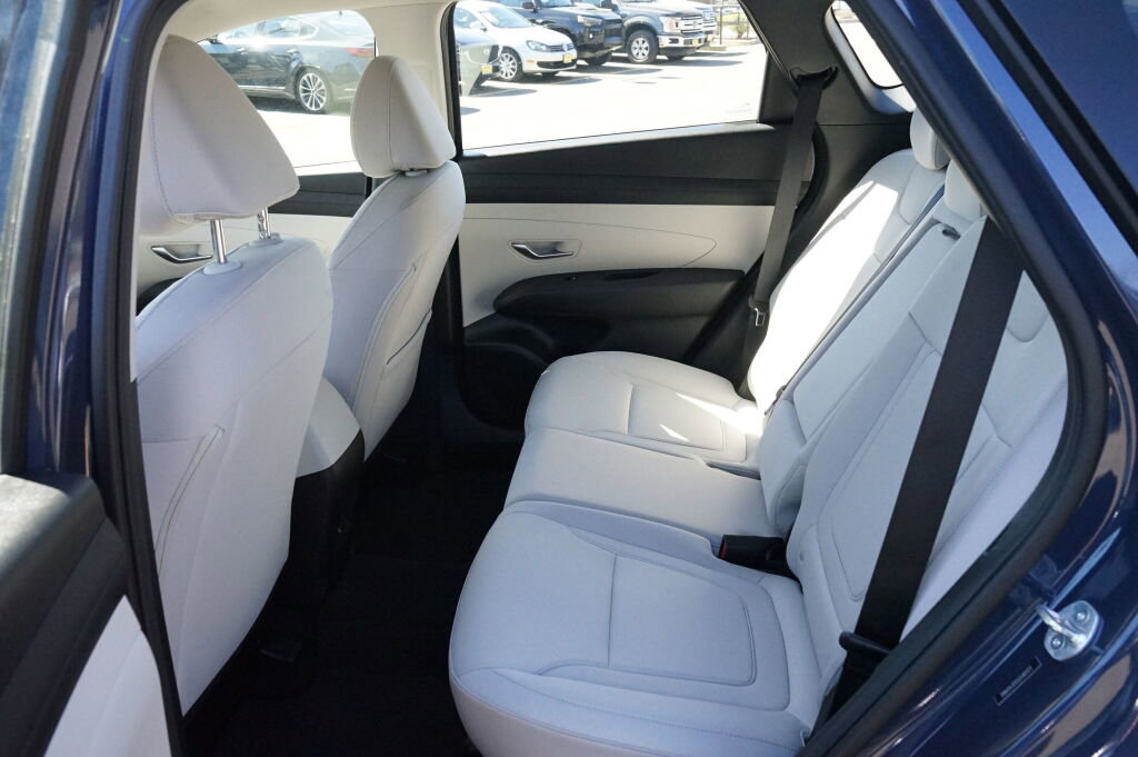 Used 2025 Hyundai Tucson SE FWD image 19
