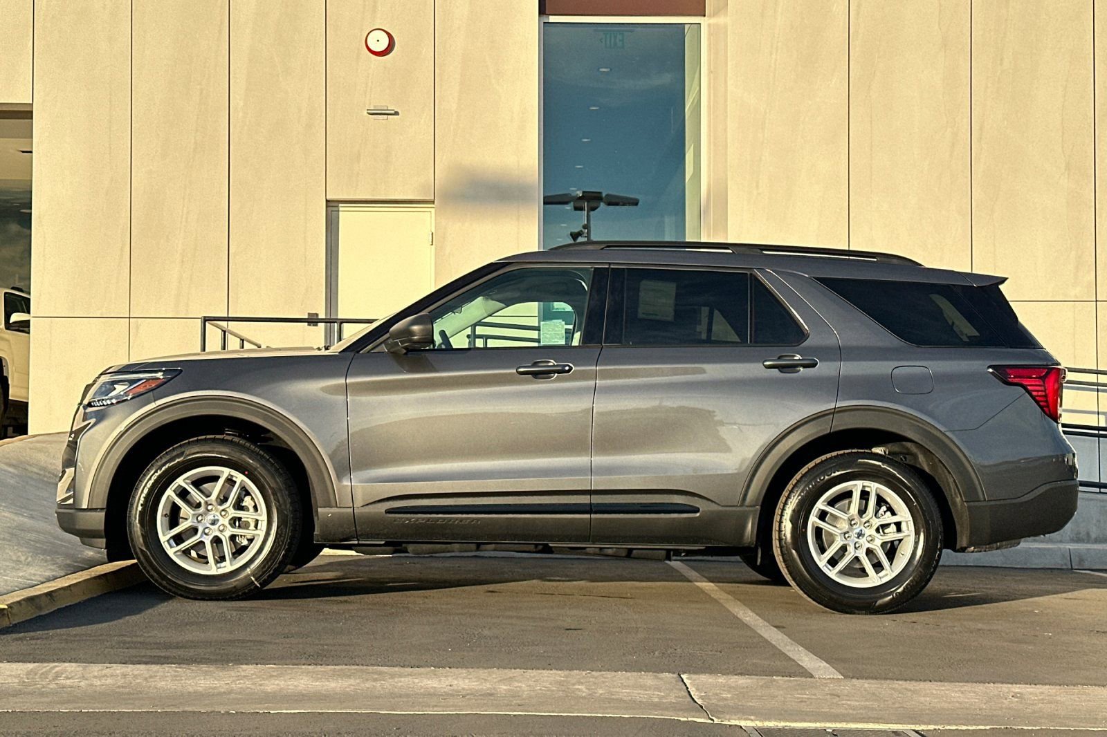 New 2026 Ford Explorer Active w/ Active Comfort Package image 6