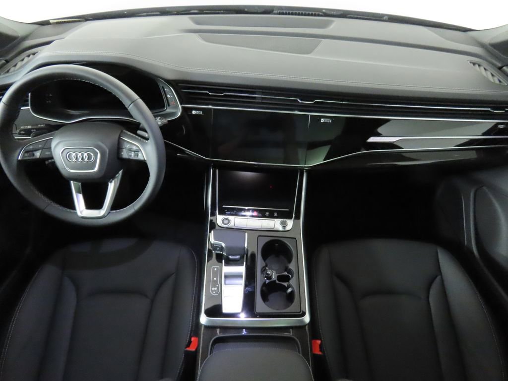 Used 2025 Audi Q7 3.0T Premium Plus w/ Premium Plus Package AWD/4WD image 14