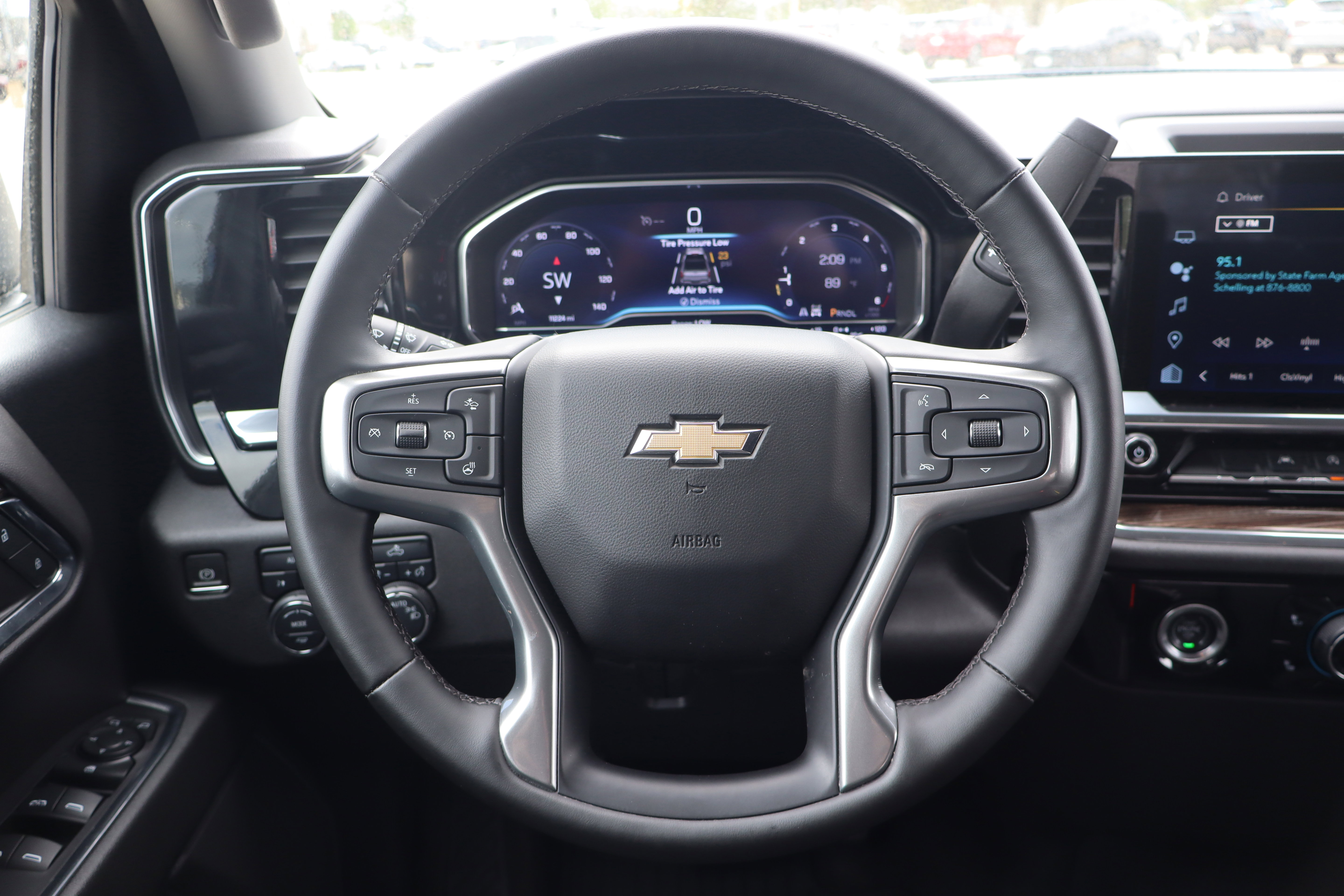 Used 2024 Chevrolet Silverado 1500 LT AWD/4WD image 15