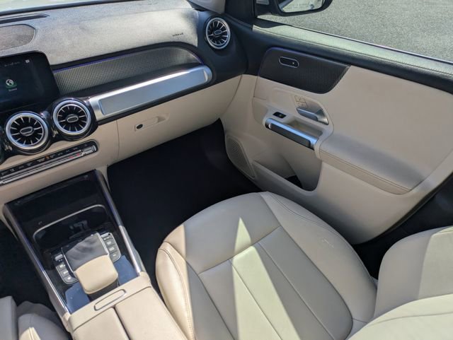 Used 2022 Mercedes-Benz GLB 250 w/ Premium Package Lite image 18