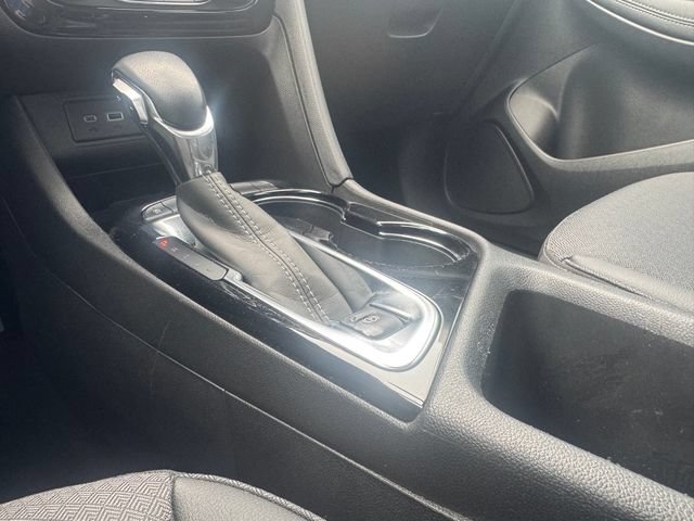 Used 2022 Buick Encore GX Select w/ Sport Touring Package FWD image 19