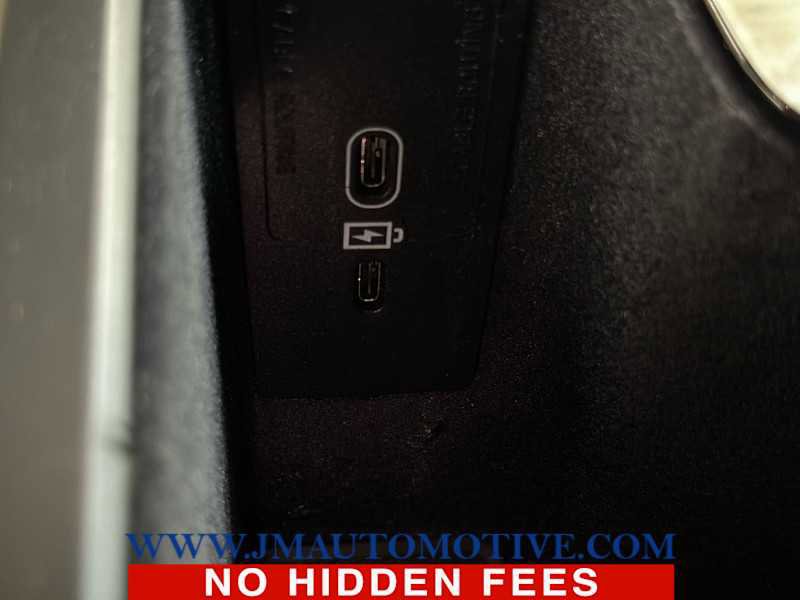 Used 2023 Volvo XC90 B5 Core w/ Protection Package Premier image 36