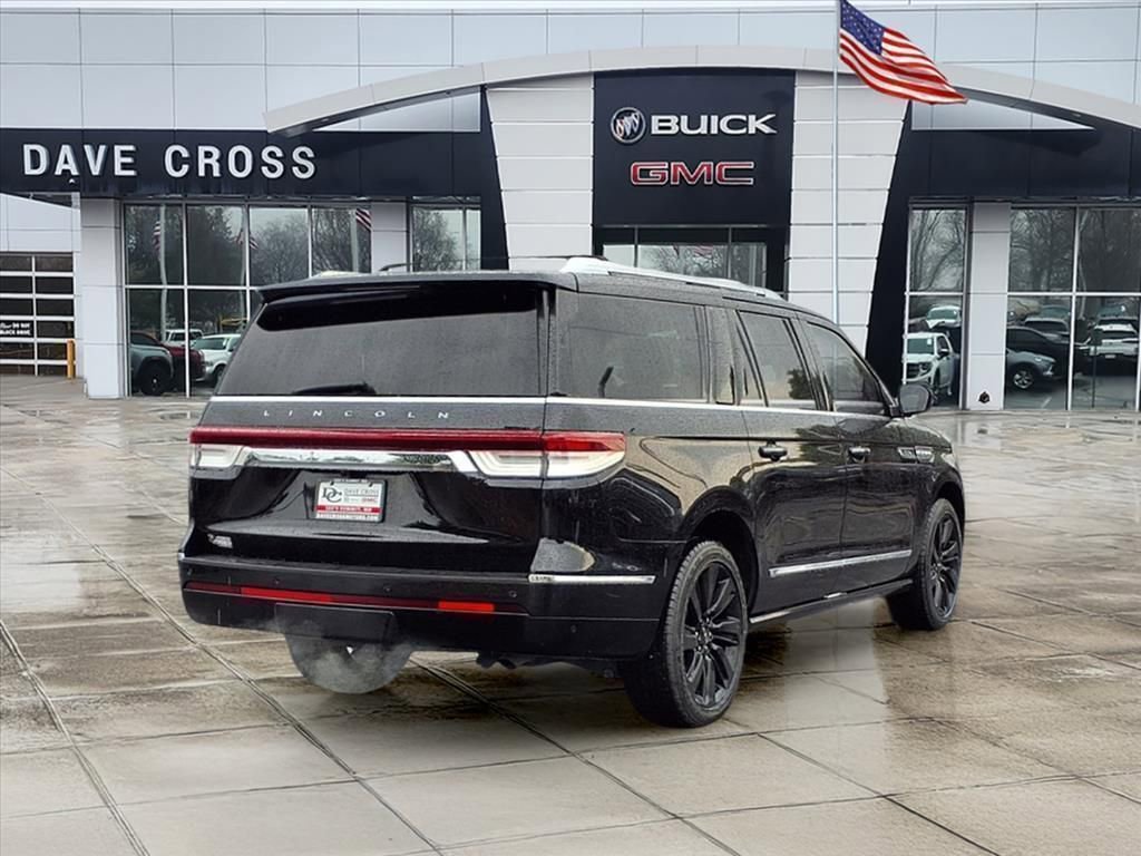 Used 2023 Lincoln Navigator L Reserve image 5
