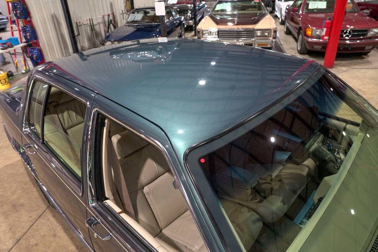 Used 1992 Cadillac De Ville Sedan FWD image 19
