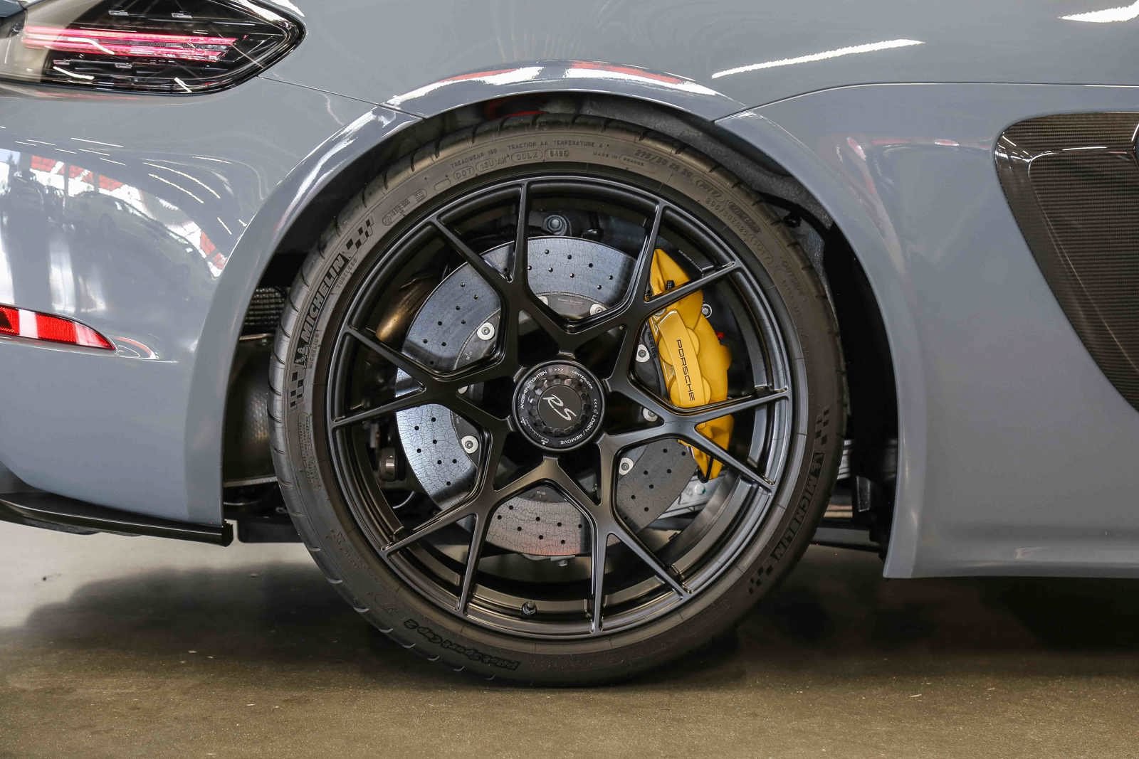 Used 2025 Porsche 718 Cayman GT4 RS w/ Weissach Package RWD image 19