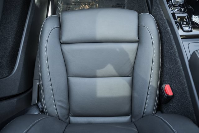 New 2026 Volvo XC40 B5 Plus w/ Climate Package AWD/4WD image 32