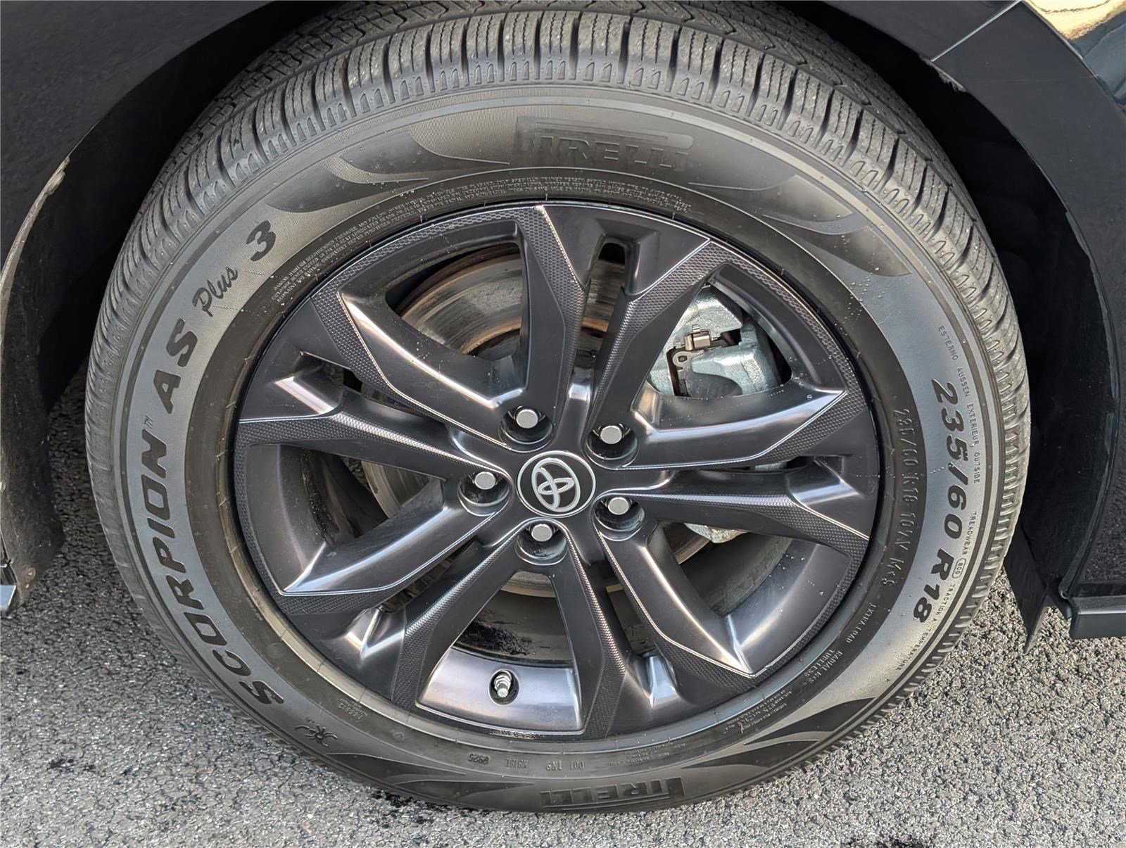 Used 2024 Toyota Sienna XSE w/ XSE Plus Package image 10