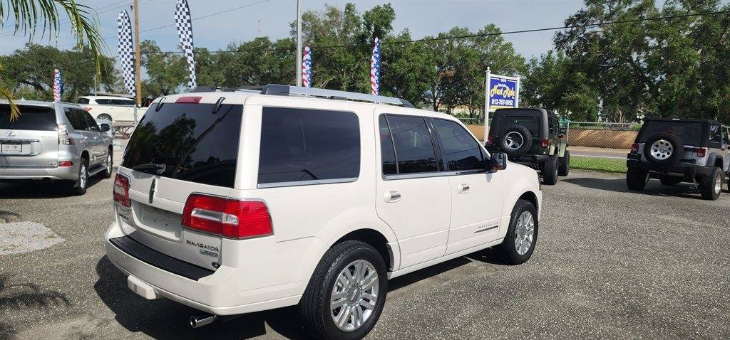 Used 2012 Lincoln Navigator 2WD image 16