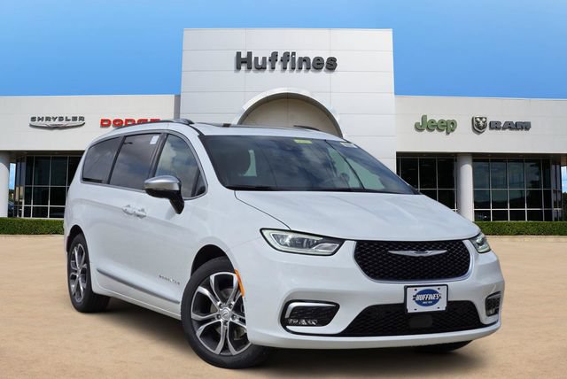 New 2026 Chrysler Pacifica Pinnacle