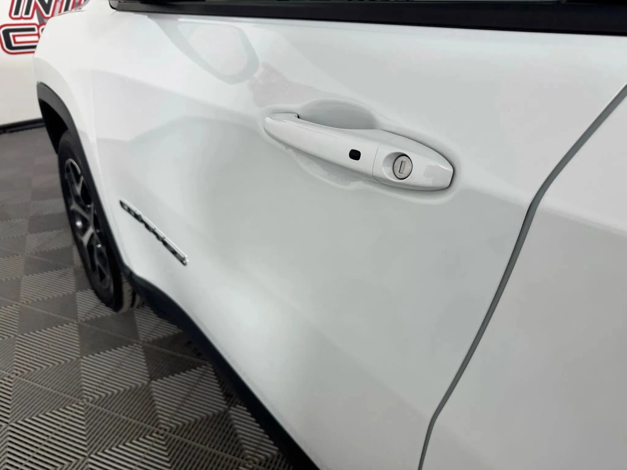 Used 2025 Jeep Compass Limited image 24