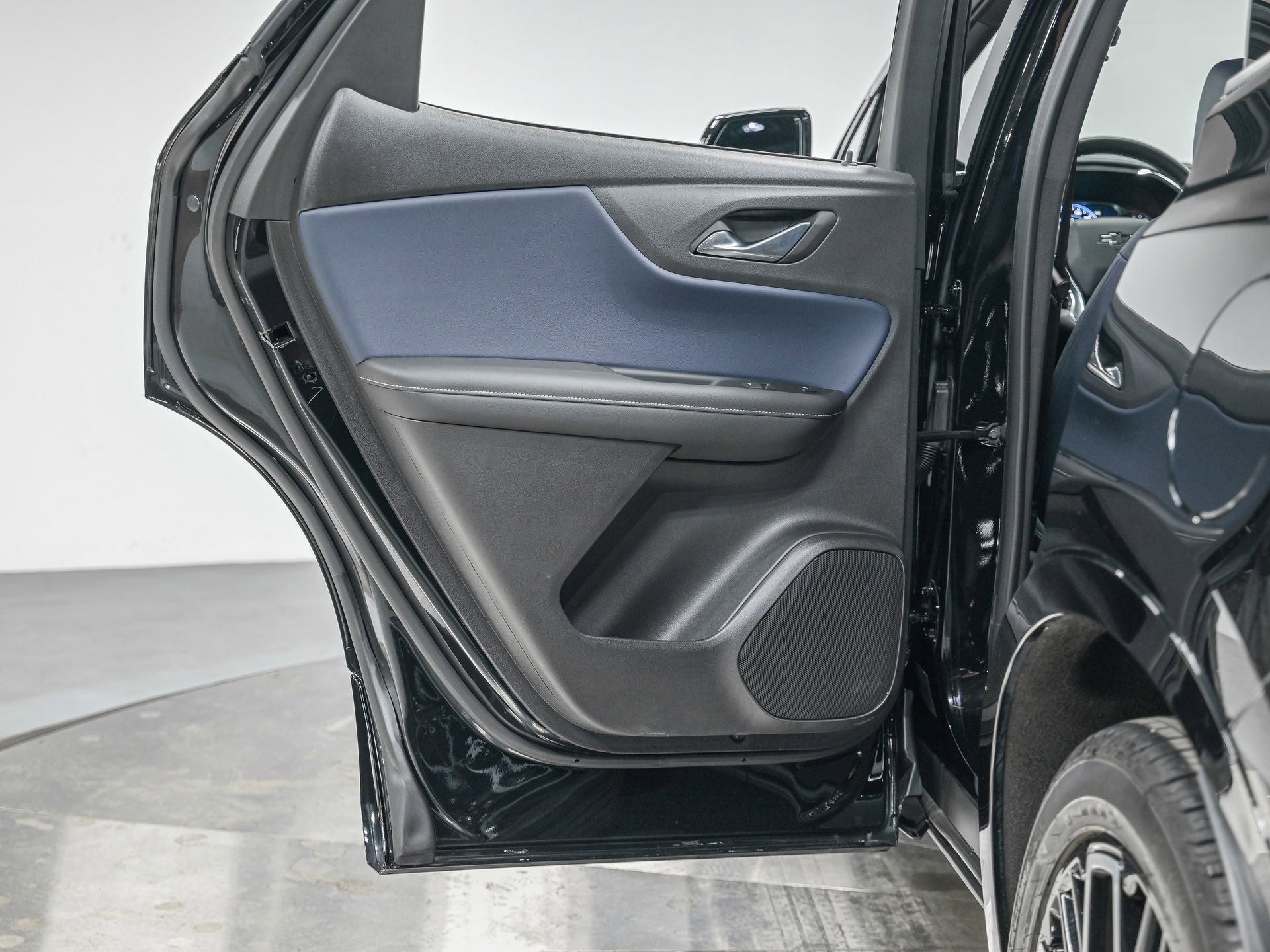 Used 2024 Chevrolet Blazer RS w/ Driver Confidence II Package image 26