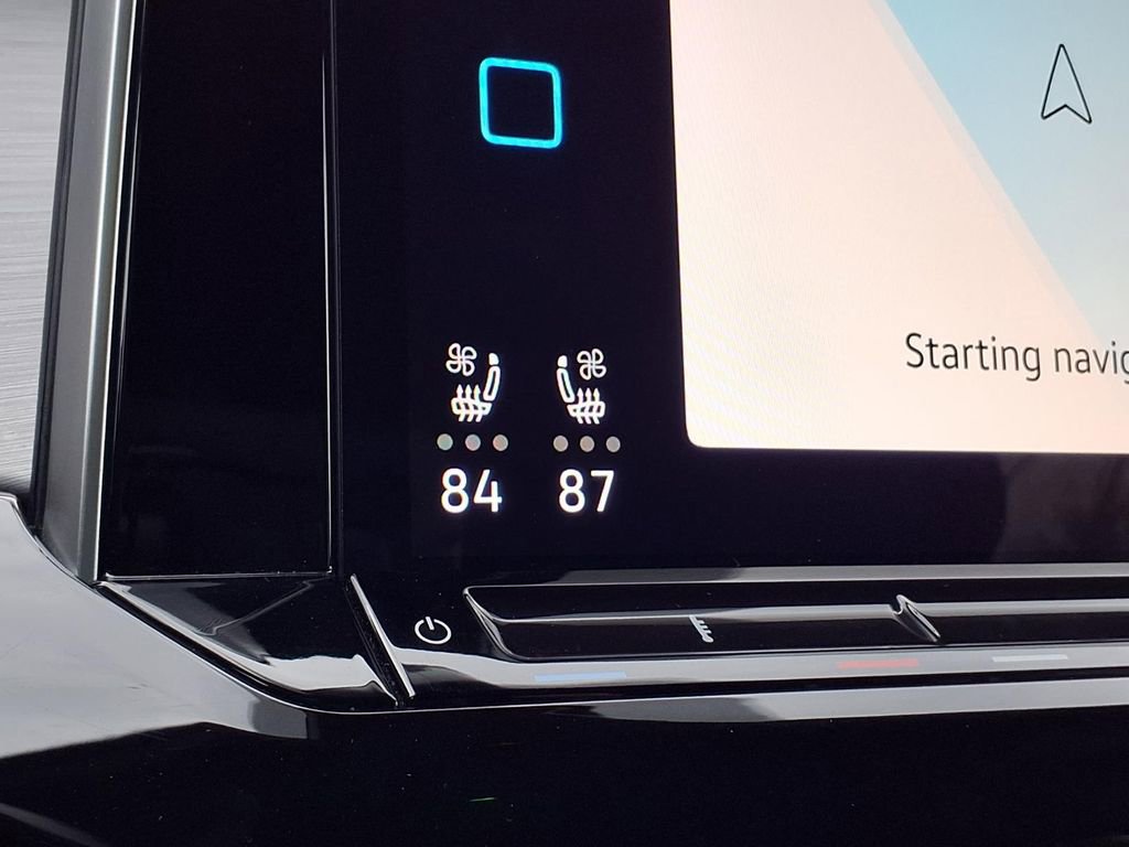 Used 2025 Volkswagen Atlas Cross Sport SE image 5