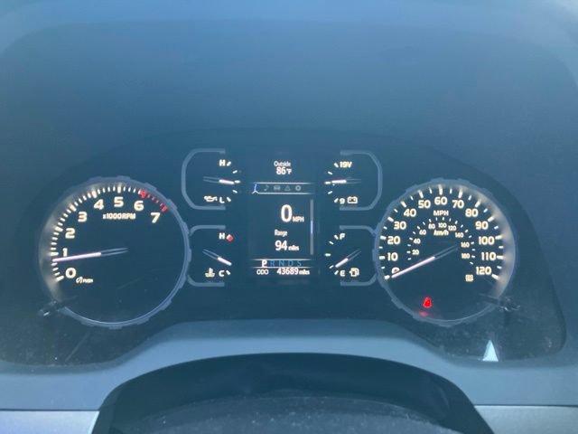 Used 2020 Toyota Tundra SR5 w/ SR5 Upgrade Package AWD/4WD image 12