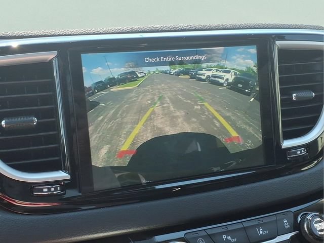 Used 2024 Chrysler Pacifica Touring-L FWD image 6