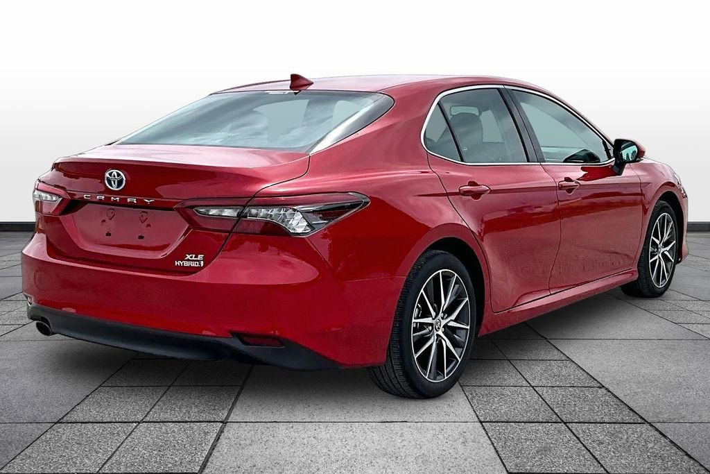 Used 2023 Toyota Camry XLE w/ Cold Weather Package FWD image 11