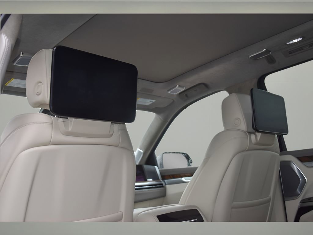 Certified 2026 Cadillac Escalade ESV Platinum Luxury w/ LPO, Radiant Package image 16