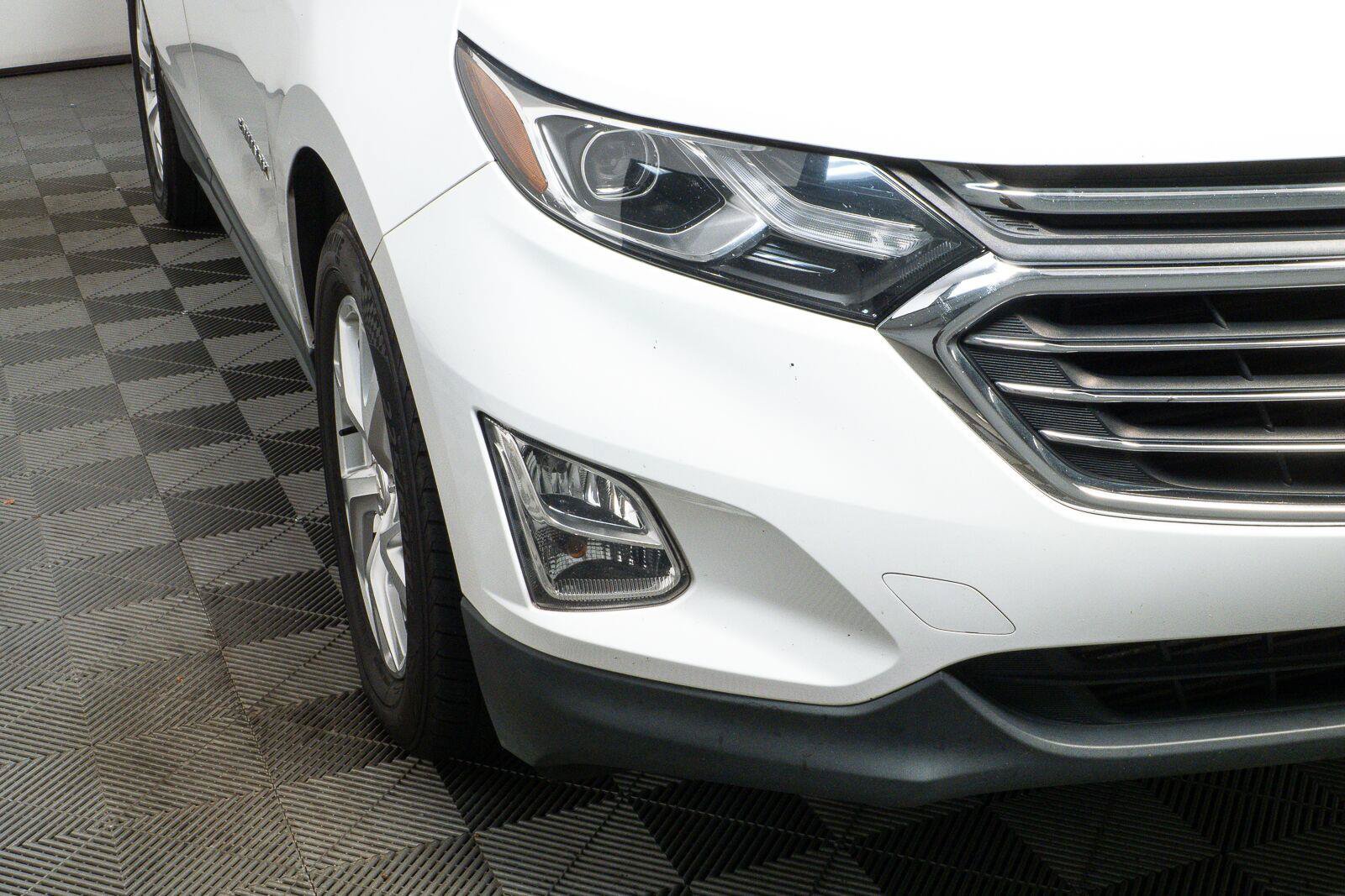 Used 2018 Chevrolet Equinox Premier FWD image 36