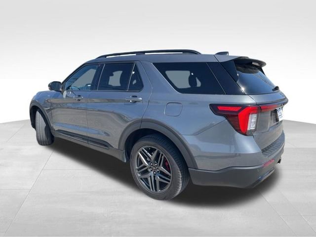 Used 2025 Ford Explorer ST-Line w/ Premium Package image 5