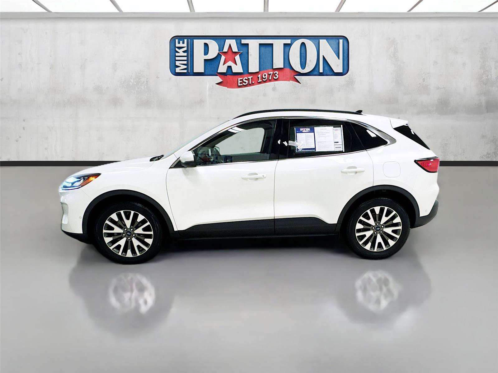 Used 2020 Ford Escape Titanium AWD/4WD image 4