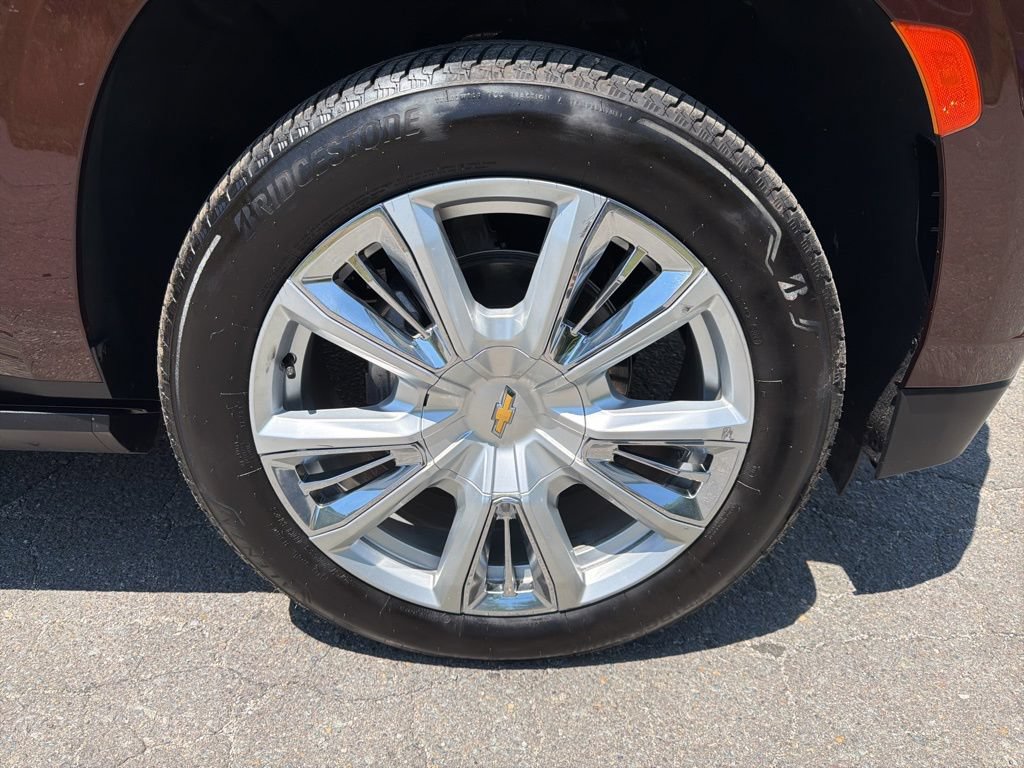 Used 2022 Chevrolet Suburban High Country AWD/4WD image 9