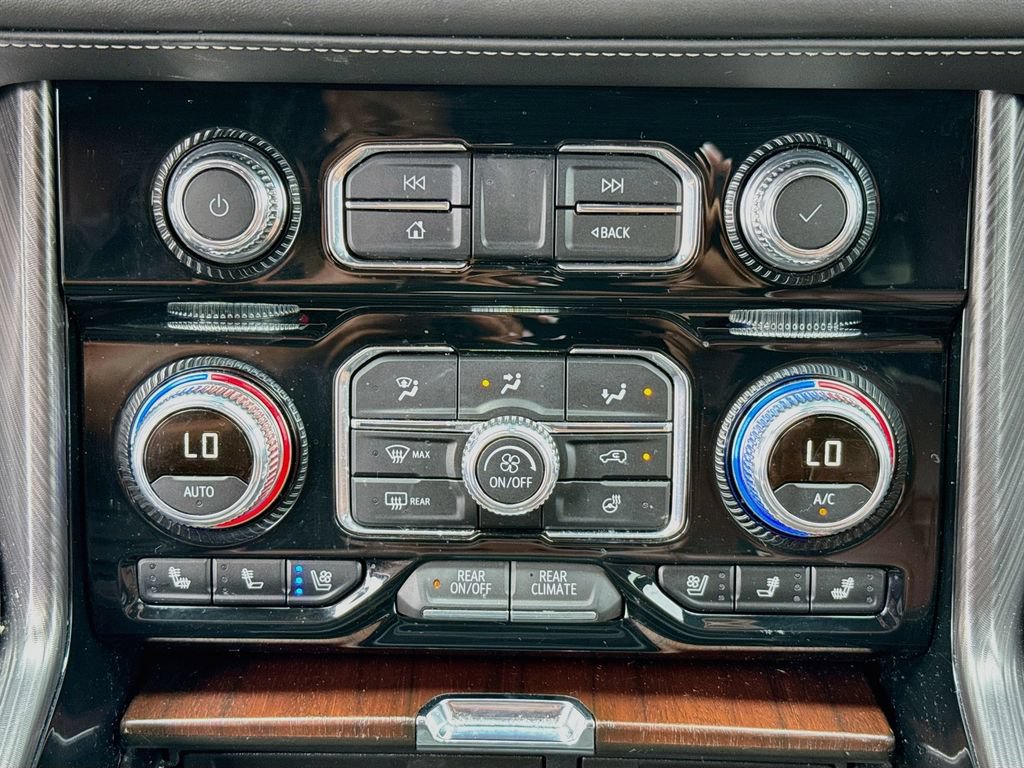 Used 2024 GMC Yukon Denali Ultimate w/ LPO, Floor Liner Package AWD/4WD image 26
