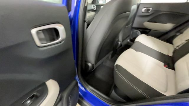 Used 2023 Hyundai Venue SEL FWD image 22