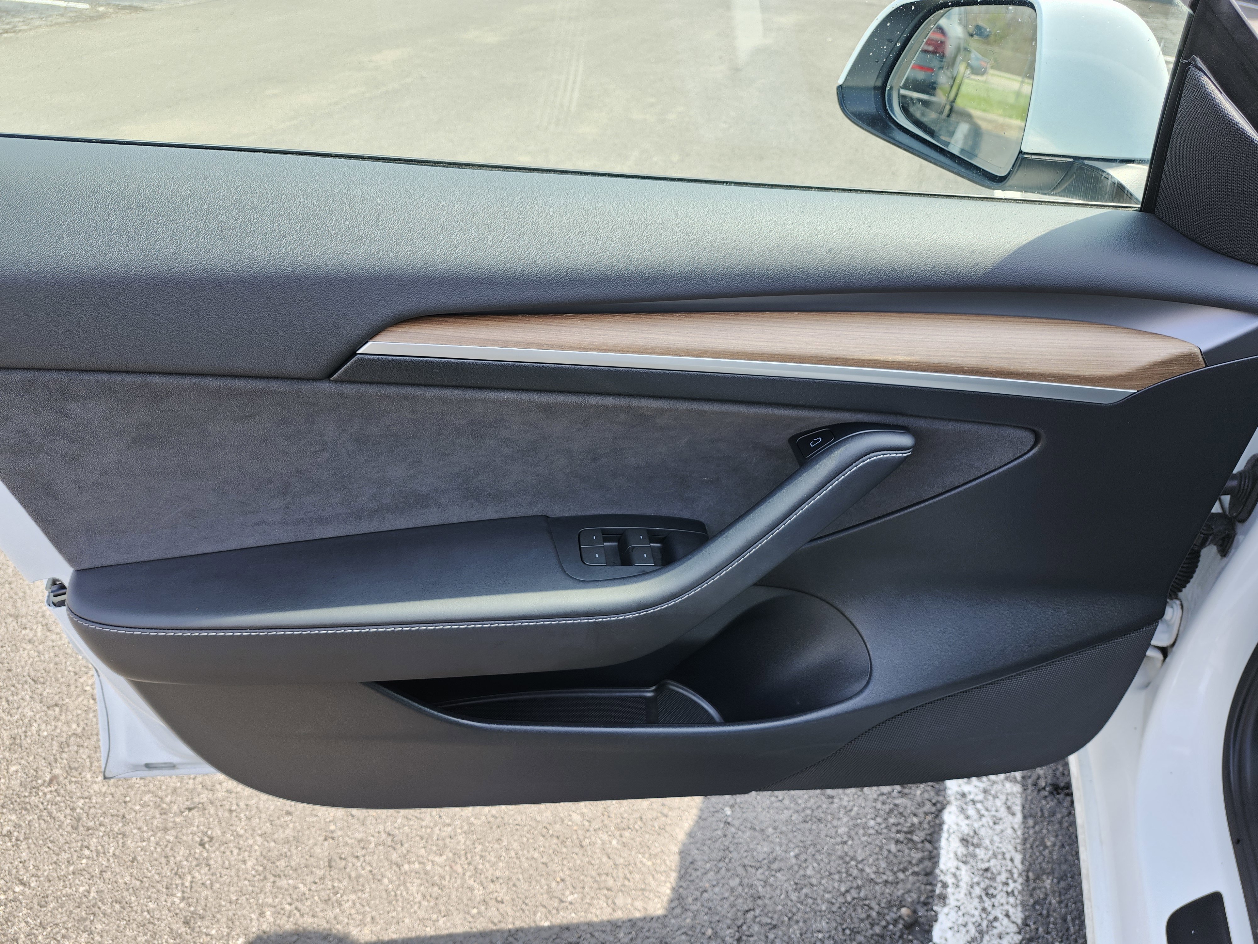 Used 2023 Tesla Model 3 Standard Range image 27