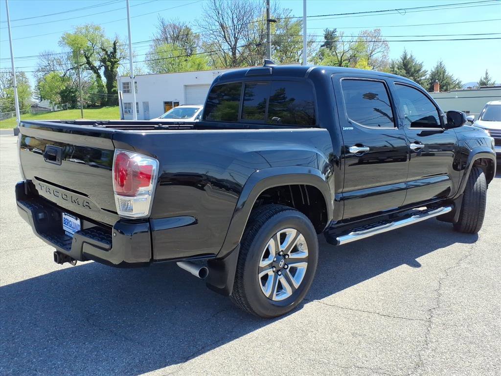 Used 2016 Toyota Tacoma Limited w/ Towing Package image 4