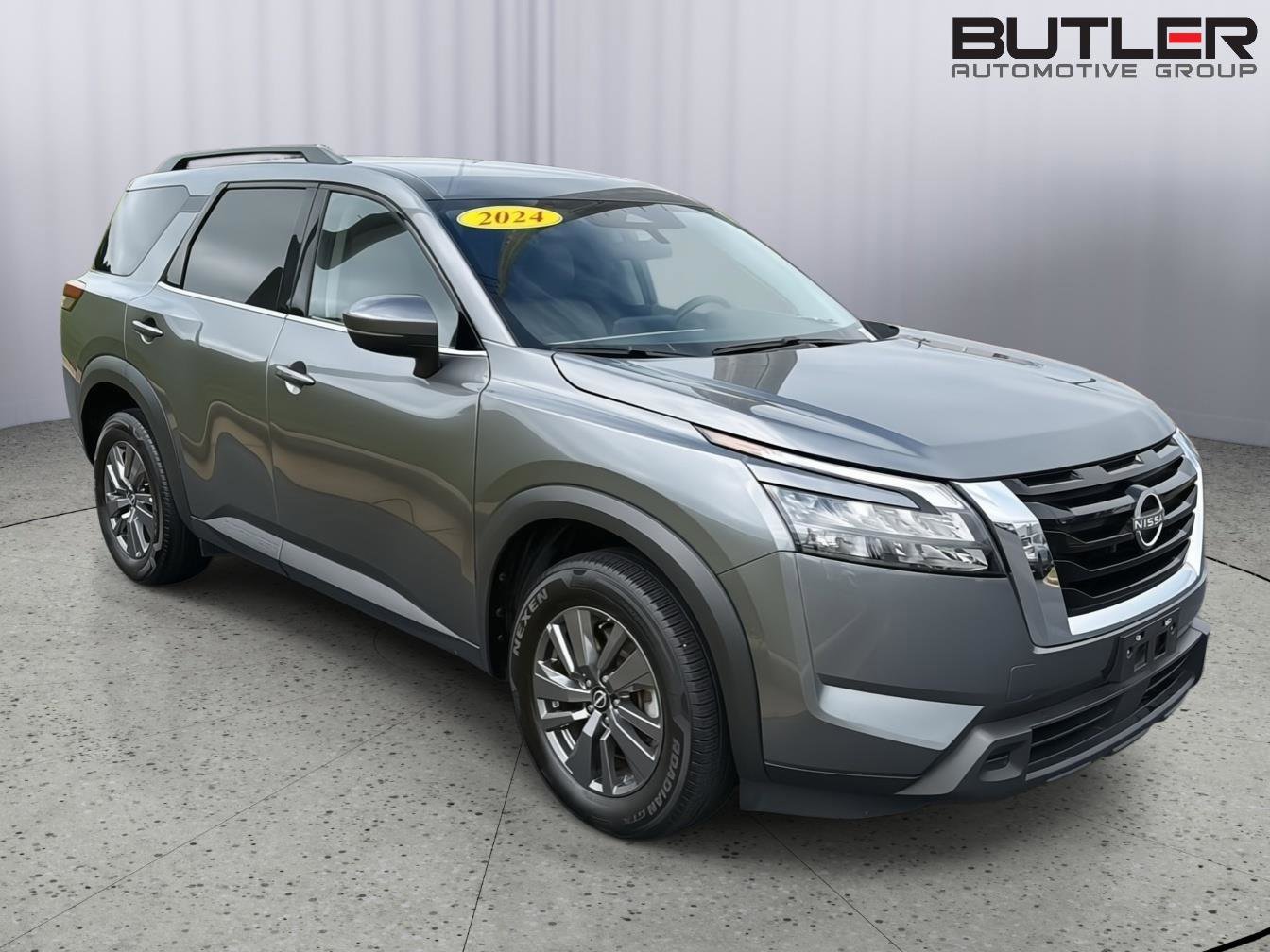 Used 2024 Nissan Pathfinder SV FWD image 8
