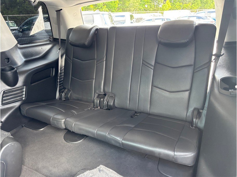 Used 2019 Cadillac Escalade Luxury w/ Escalade Sport Edition AWD/4WD image 44