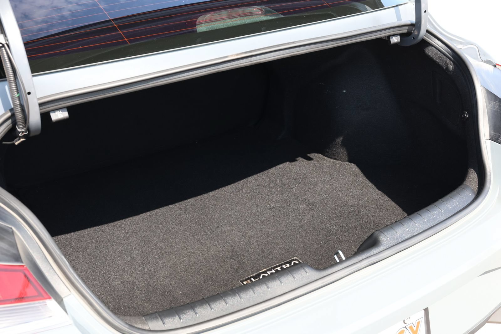 Used 2023 Hyundai Elantra SEL w/ Cargo Package FWD image 31