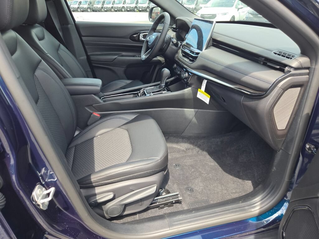 New 2026 Jeep Compass Latitude AWD/4WD image 12