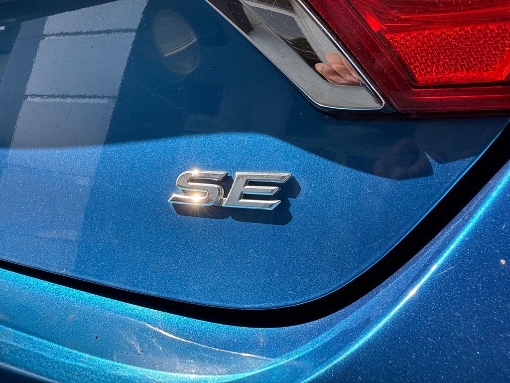 Used 2017 Toyota Camry SE FWD image 9