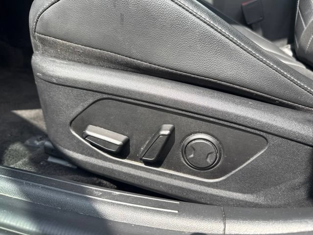 Used 2023 Hyundai Elantra Limited FWD image 12