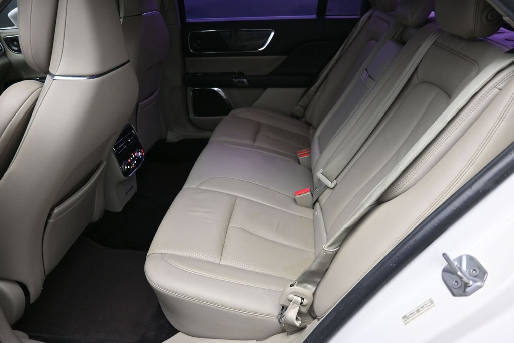 Used 2017 Lincoln Continental Reserve w/ Technology Package FWD image 12
