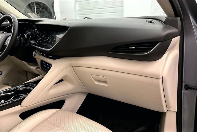Used 2022 Buick Envision Essence w/ Safety Package image 17