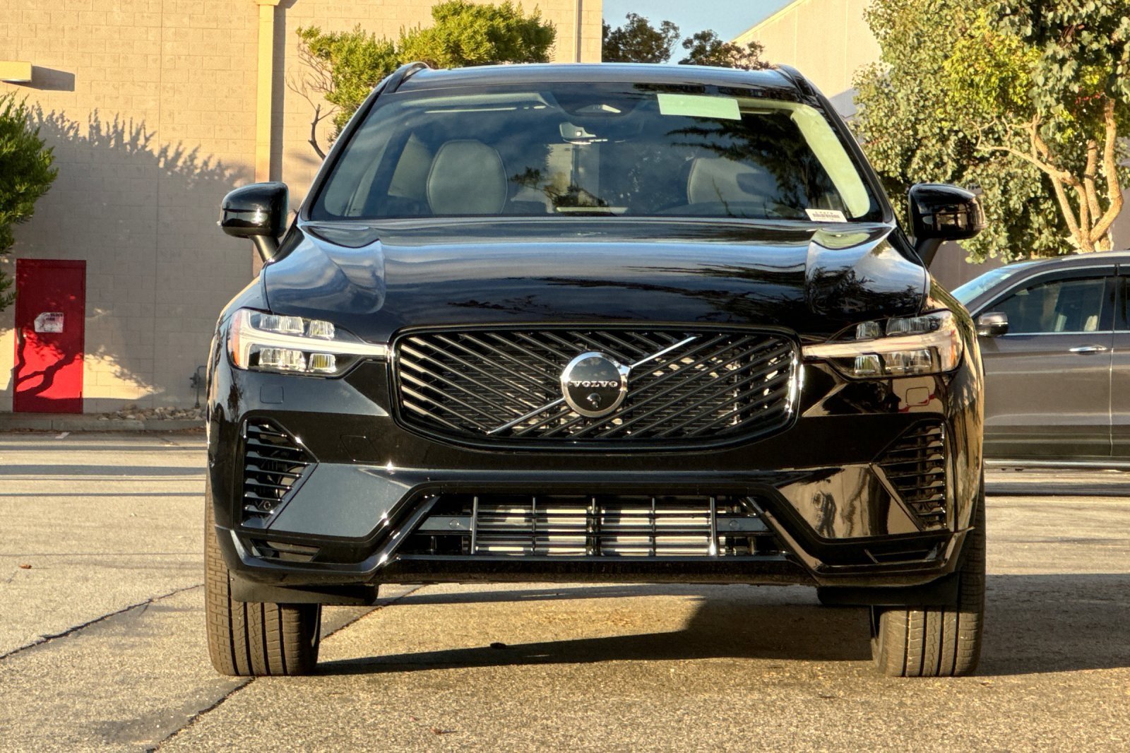 New 2026 Volvo XC60 T8 Ultra w/ Protection Package Premier image 8