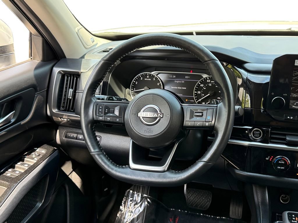 Used 2023 Nissan Pathfinder SL w/ SL Premium Package AWD/4WD image 12
