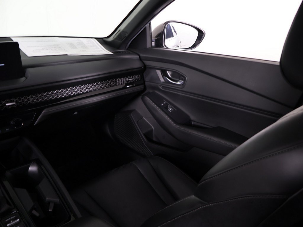 Used 2025 Honda Accord Sport image 34
