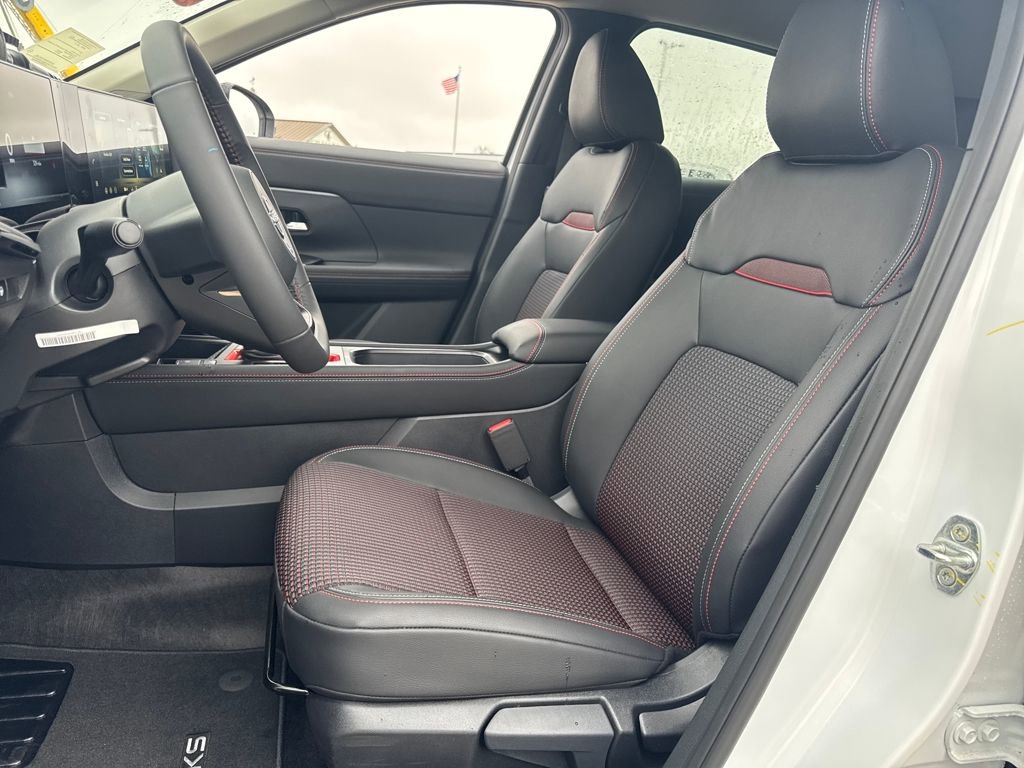 New 2026 Nissan Kicks SR w/ Cold Weather Package image 15