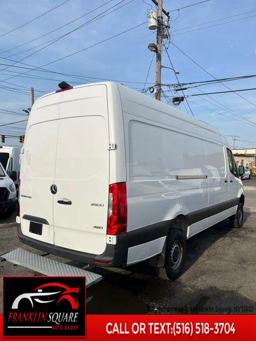 Used 2023 Mercedes-Benz Sprinter 2500 w/ Acoustic Package image 5
